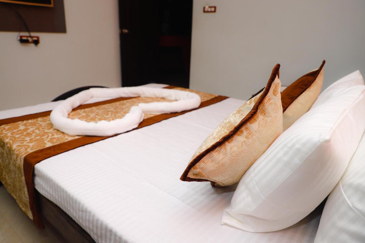 Megha Residency Hotel Haveri Exterior photo